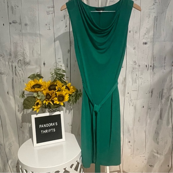 Banana Republic Dresses & Skirts - Banana Republic Green Sleeveless dress with belt tie Size S Preowned